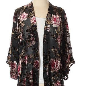 AMERICAN EAGLE Black and Pink Sheer Velvet Kimono